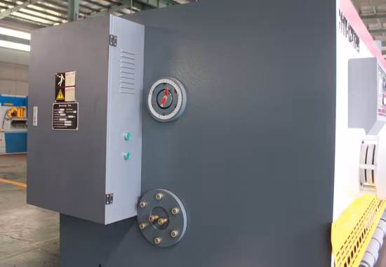 Cesoia idraulica per il taglio di lastre metalliche (QC11Y)